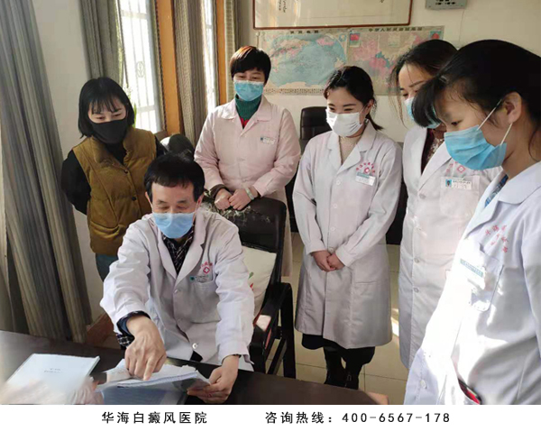 11、延遲復(fù)工期間，各業(yè)務(wù)科室部門堅(jiān)守在疫情防控一線.jpg